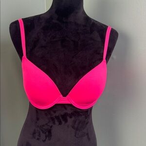 Victoria’s Secret pink bra 32DD